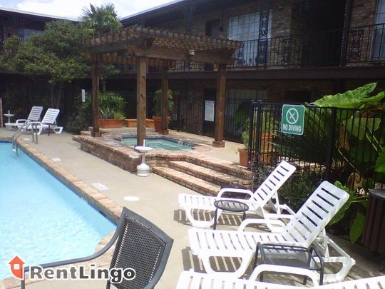 Building Photo - 3015 Greenridge Dr