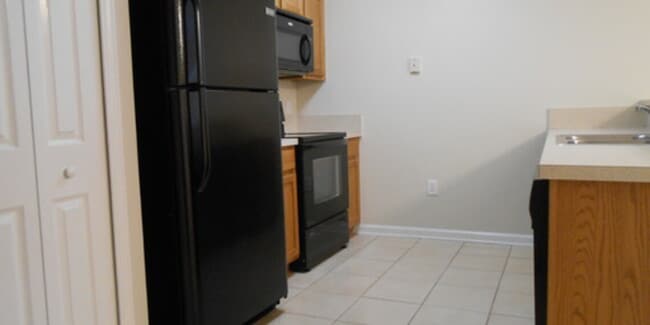 Building Photo - 6985 Ortega Woods Dr