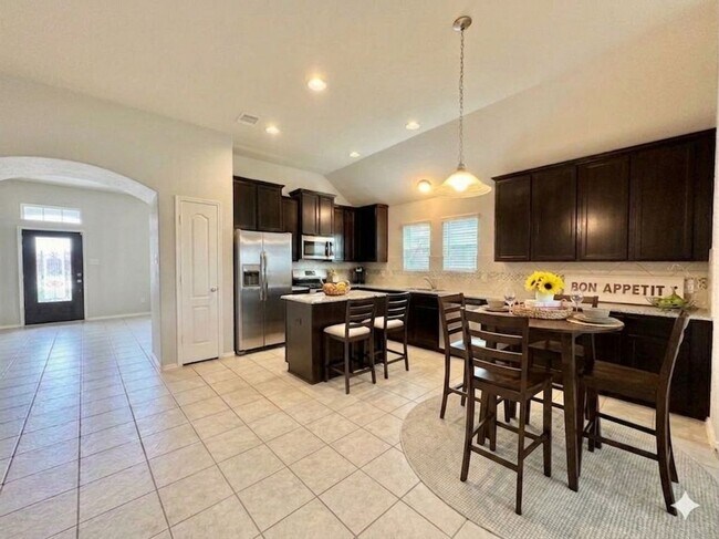 Foto del edificio - 5018 Victory Shores Ln