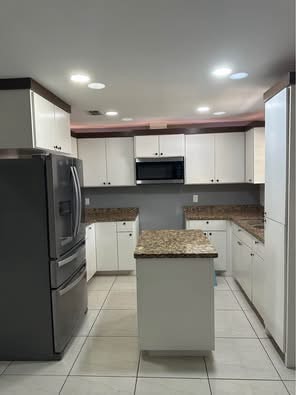 Foto del edificio - 813 W 26th St