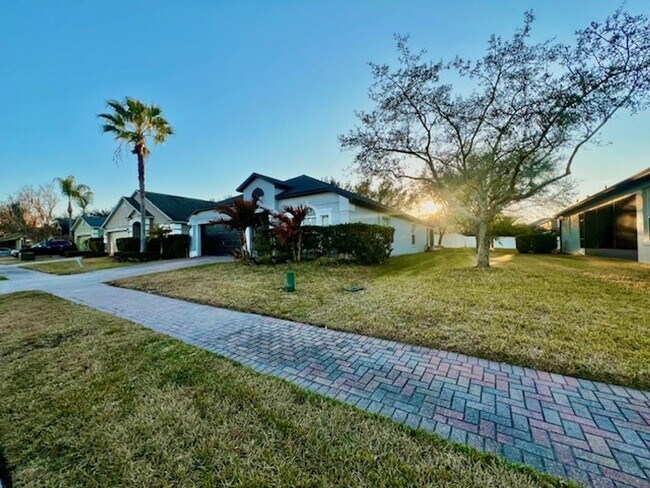 Foto del edificio - Amazing 4x2 in Lake Nona!! Gated Nona Crest! All tile flooring!! 2 car garage!