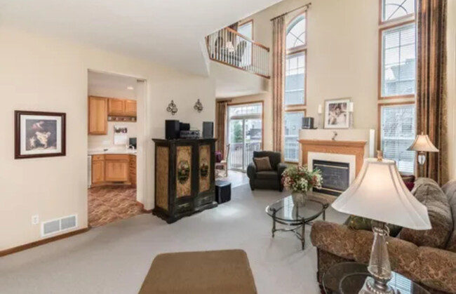 living area - 15250 Florist Cir