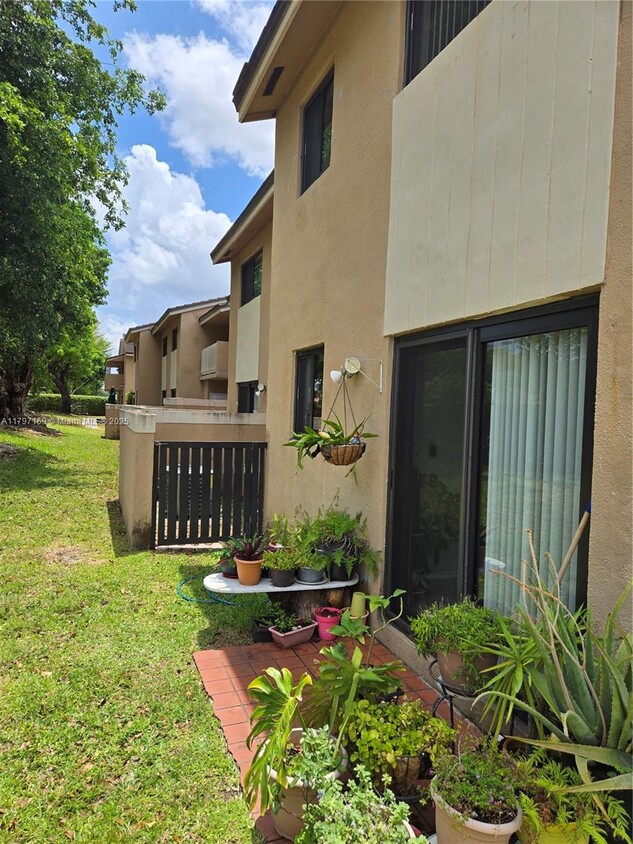 Primary Photo - 15421 SW 80th St