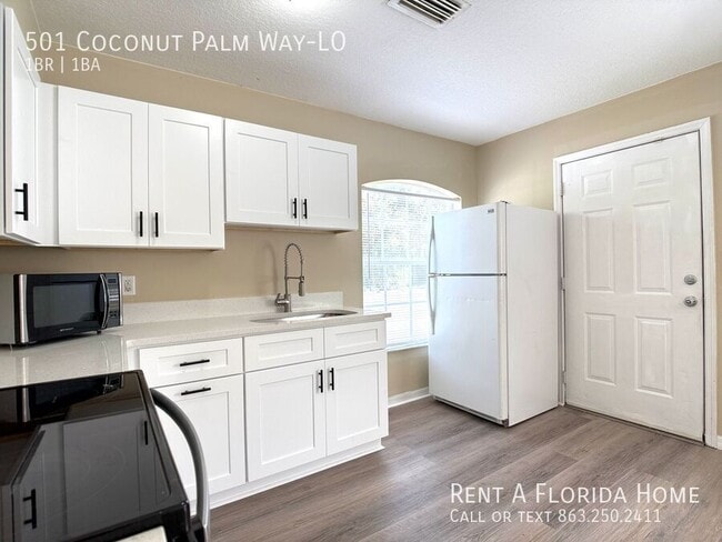 Building Photo - 501 Coconut Palm Way