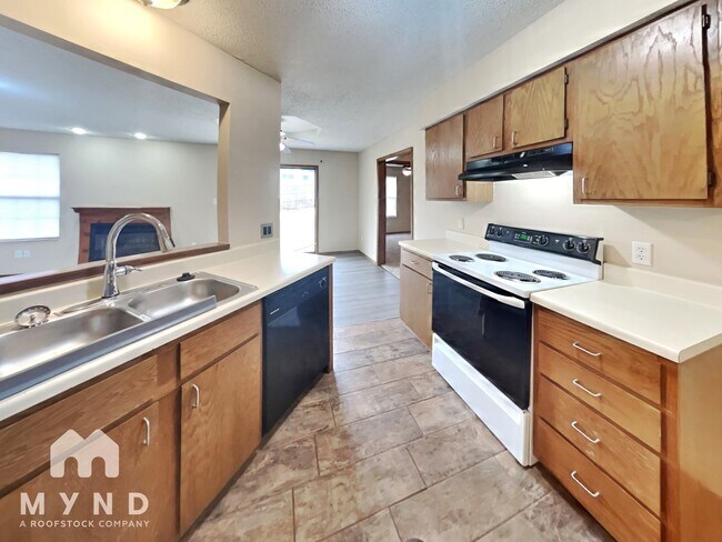 Foto del edificio - 2527 W Buena Vista St