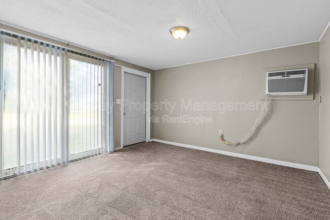 Building Photo - 116 Argyle Ave