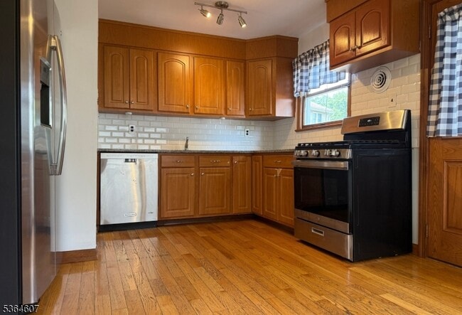 Building Photo - 726 Midwood Rd