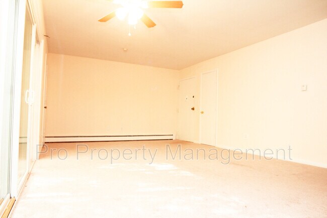 Building Photo - 1115 S Main St