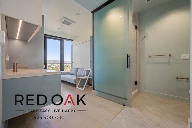 Foto del edificio - ~8 Weeks FREE~ Fully Furnished, Luxury Pri...