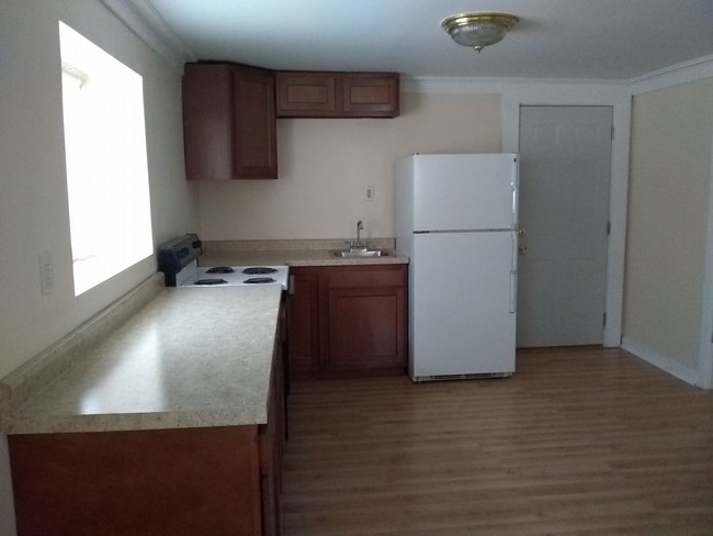 Foto del edificio - 3738A E. Pulaski Ave. - Cute 1 Bedroom Lower