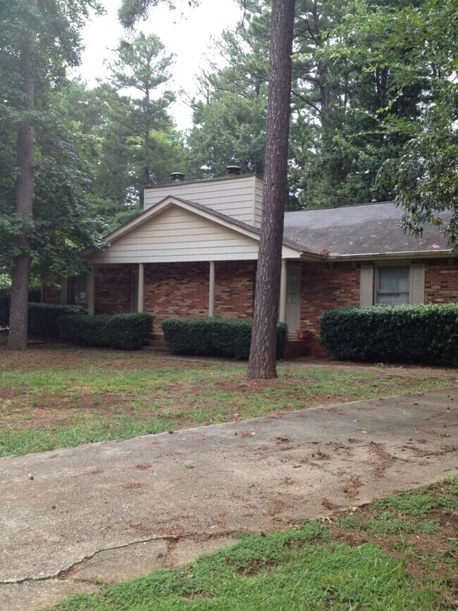 Building Photo - 2 Bedroom 2 Bath Home for Rent in Tucker!!