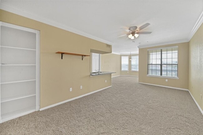 Building Photo - 7575 Kirby Dr
