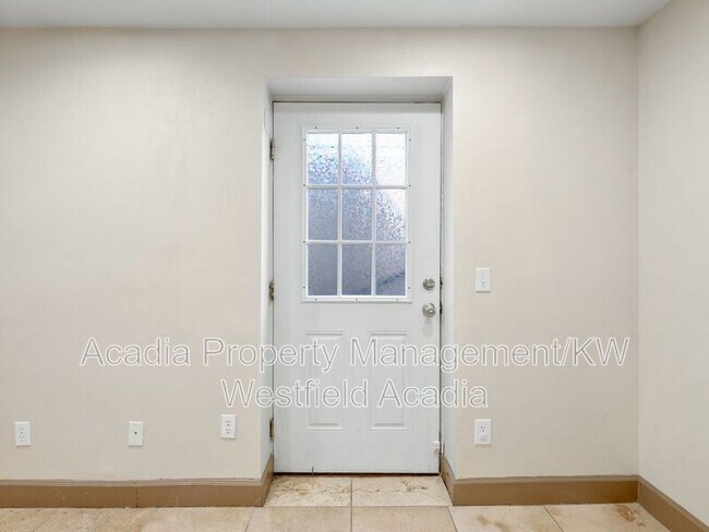 Foto del edificio - 25 E 2250 N