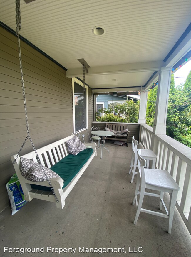 Building Photo - 5 br, 3 bath House - 4739  Latona Ave NE