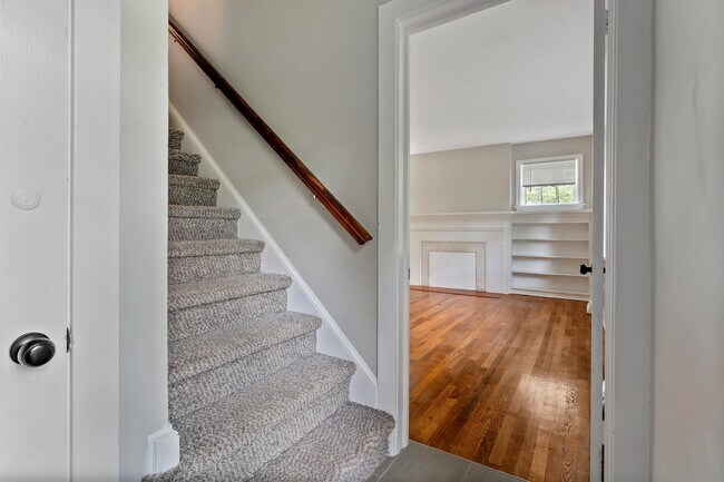Foto del edificio - 1122 Lower Ferry Rd
