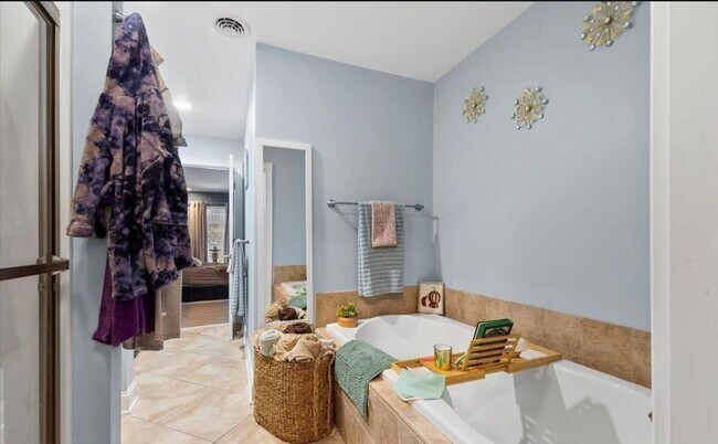 Foto del edificio - 949 Hudson Ave