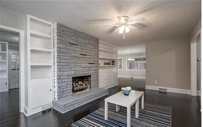 Building Photo - Beautiful full-brick 1-story home set back...