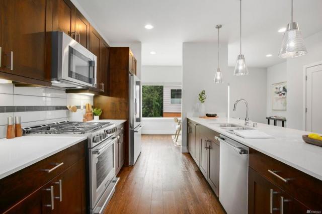 Building Photo - 3 bedroom in Kenmore WA 98028