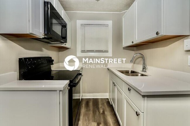 Foto del edificio - 1 Bedroom Pet-Friendly Home in Louisville, KY with Main Street Renewal