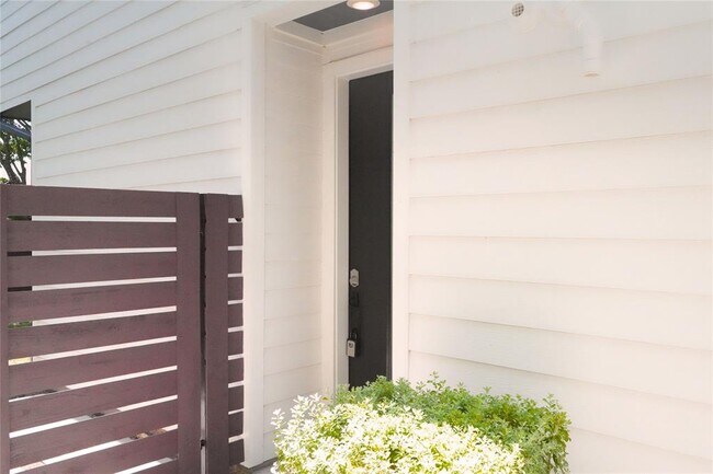 Building Photo - 1417 Kramer Ln