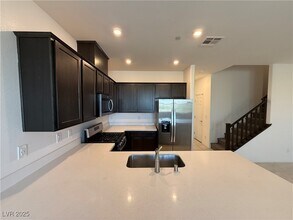 Building Photo - 508 Ylang Pl