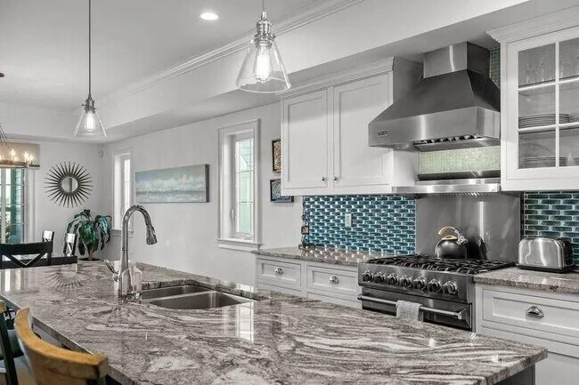 Building Photo - 4 Wimbledon Cir