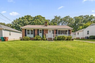 Building Photo - 1125 Countryside Dr