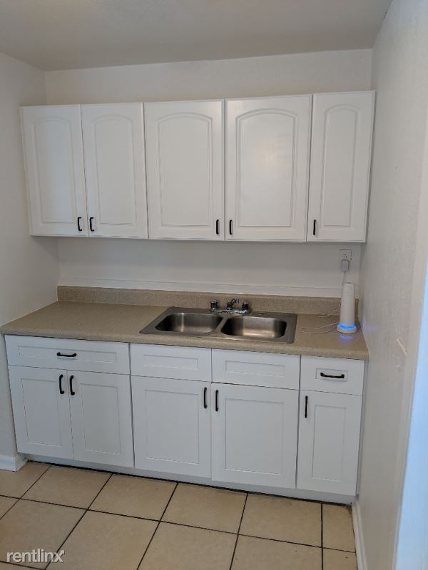 Building Photo - 3 br, 1 bath House - 1075 Lincoln Ter