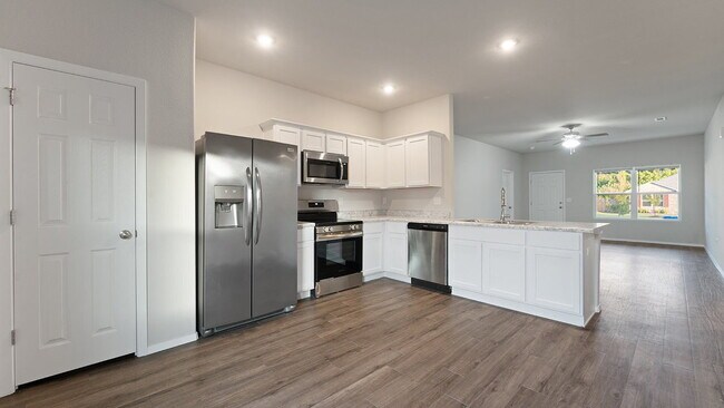 Foto del edificio - "Charming 4-Bedroom Home with Granite Touc...