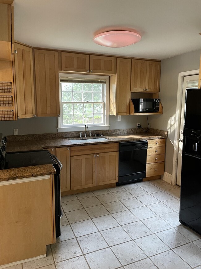 Building Photo - 2039 Wilhelmina Ave
