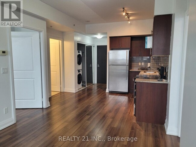 Photo du bâtiment - 3520 Danforth Ave