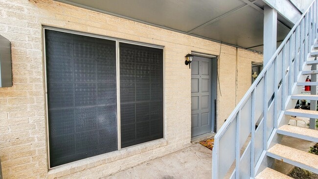 Building Photo - 4500 Sherwood Ln