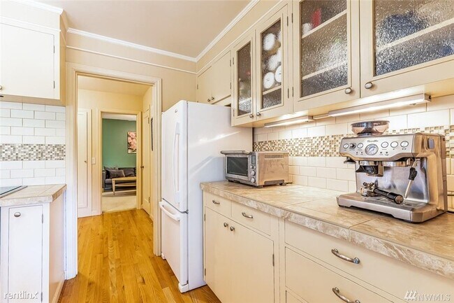 Building Photo - 3 br, 1.5 bath House - 359 Thomas Ave SW