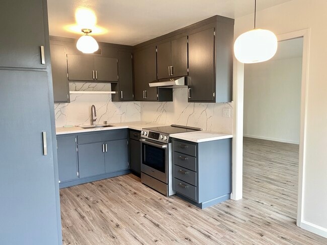 Building Photo - 226 2nd Ave