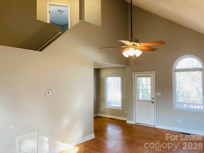 Foto del edificio - 7781 Red Robin Trail