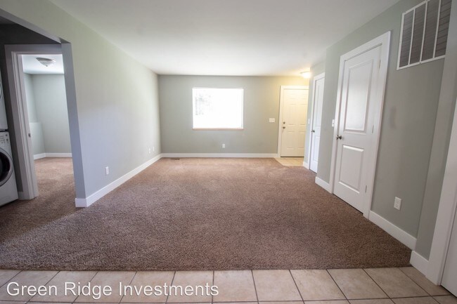 Foto del edificio - 850 Grand Ave NE