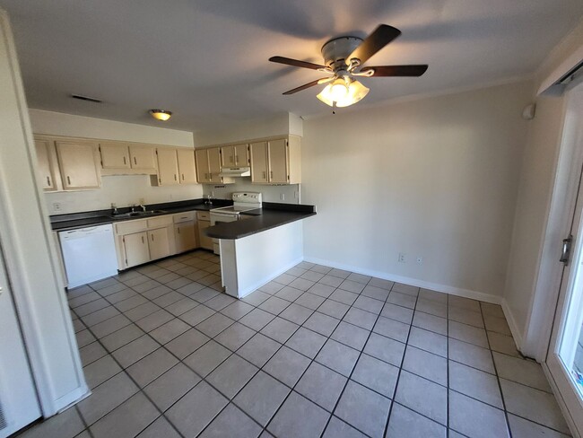 Building Photo - OceanView4409/4411