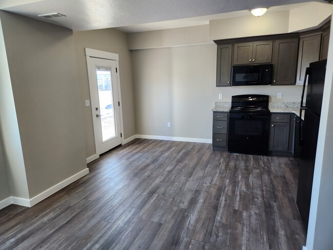 Dining Room - Town Square Apartments