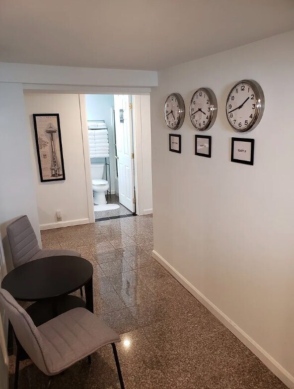 Foto del edificio - 4725 5th Ave NE