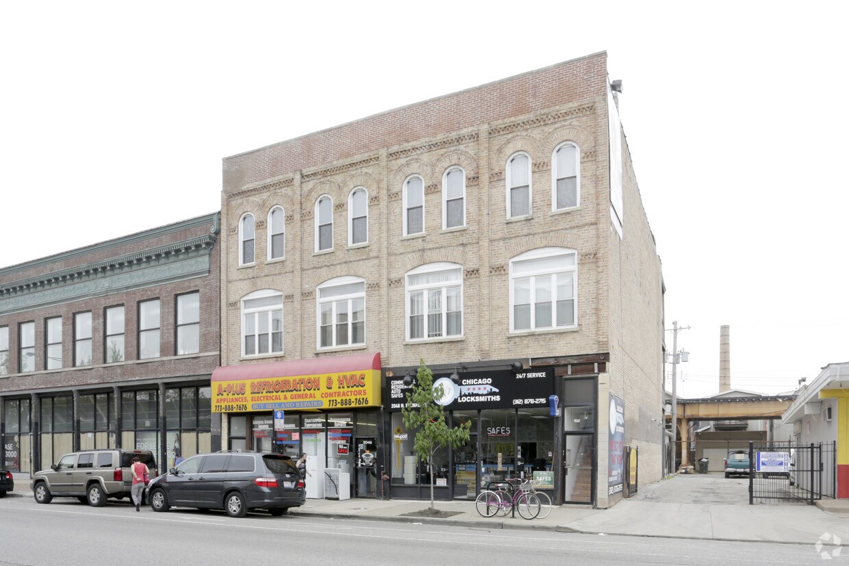 Foto principal - 2046-2048 N Milwaukee Ave