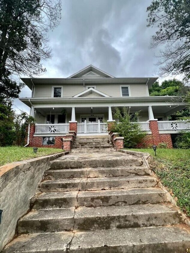 Downtown Marion Rental! House Rental in Marion, NC