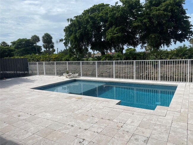 Foto del edificio - 10570 NW 51st St