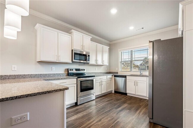 Foto del edificio - 835 NE Hts Ln