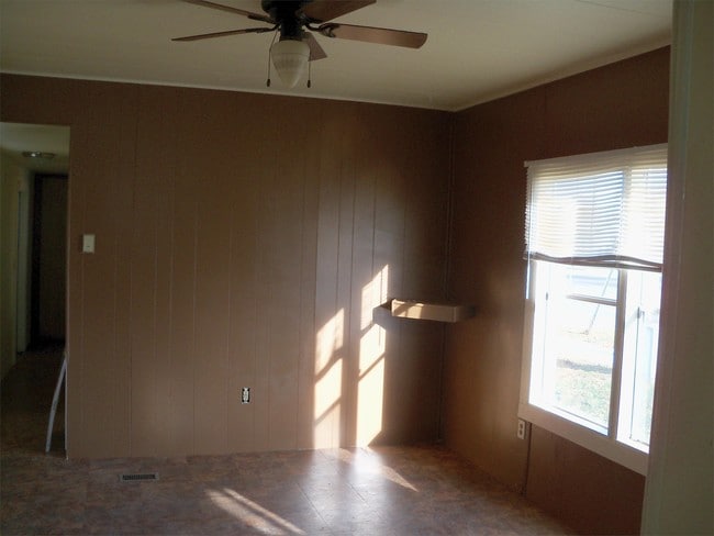 Building Photo - 2226 Bench Blvd1