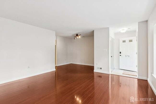 Building Photo - 378 Minstrel Ct