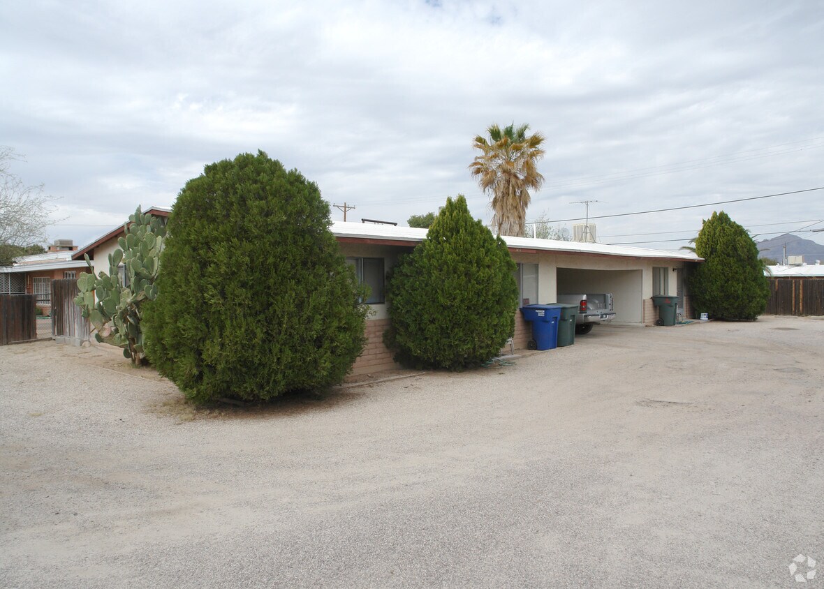 Foto del edificio - 3725-3731 E Hampton St