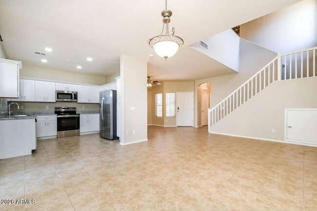 Building Photo - 40092 Calabria St