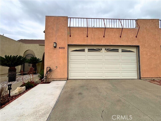 Foto del edificio - 8203 Owens St