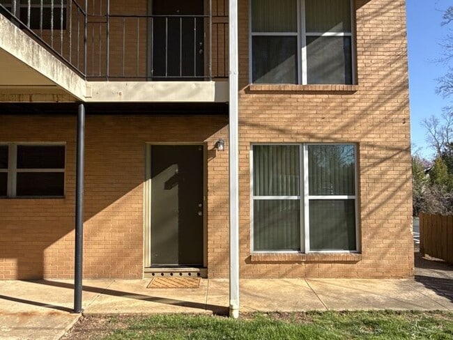 Building Photo - T.R. Lawing Realty Property