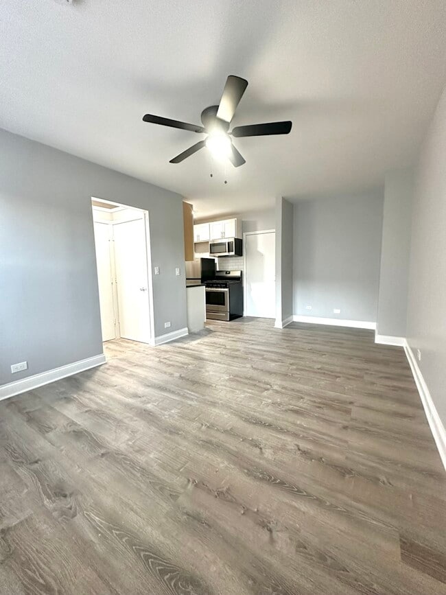 Foto del edificio - 4031 N Kenmore Ave